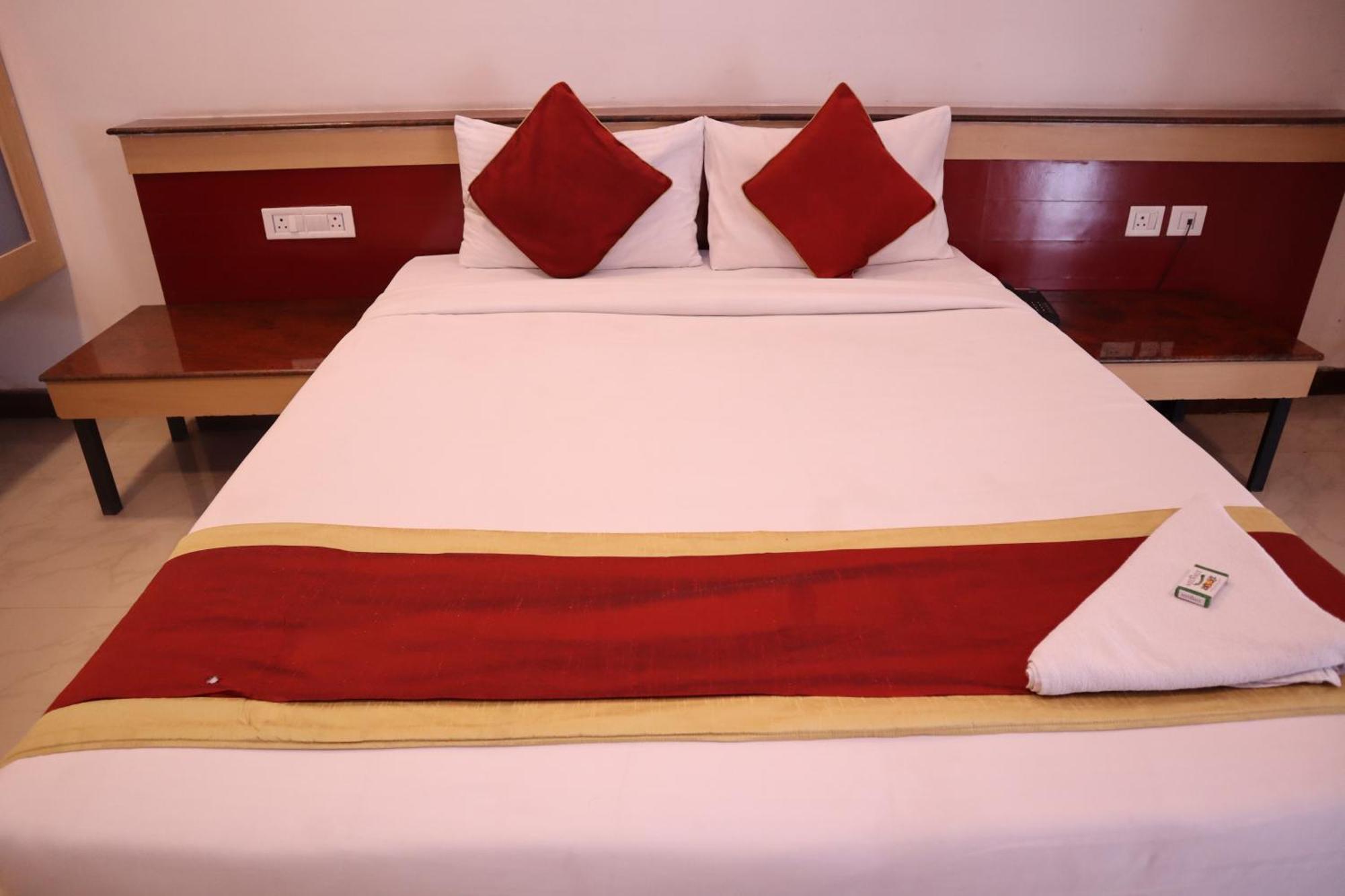 Sri Sai Ram Suites Bangalore Exterior photo