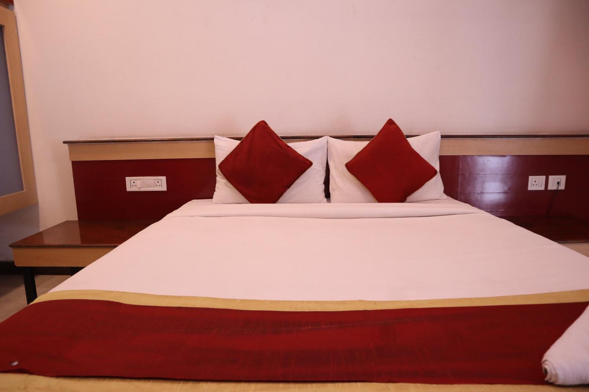Sri Sai Ram Suites Bangalore Exterior photo
